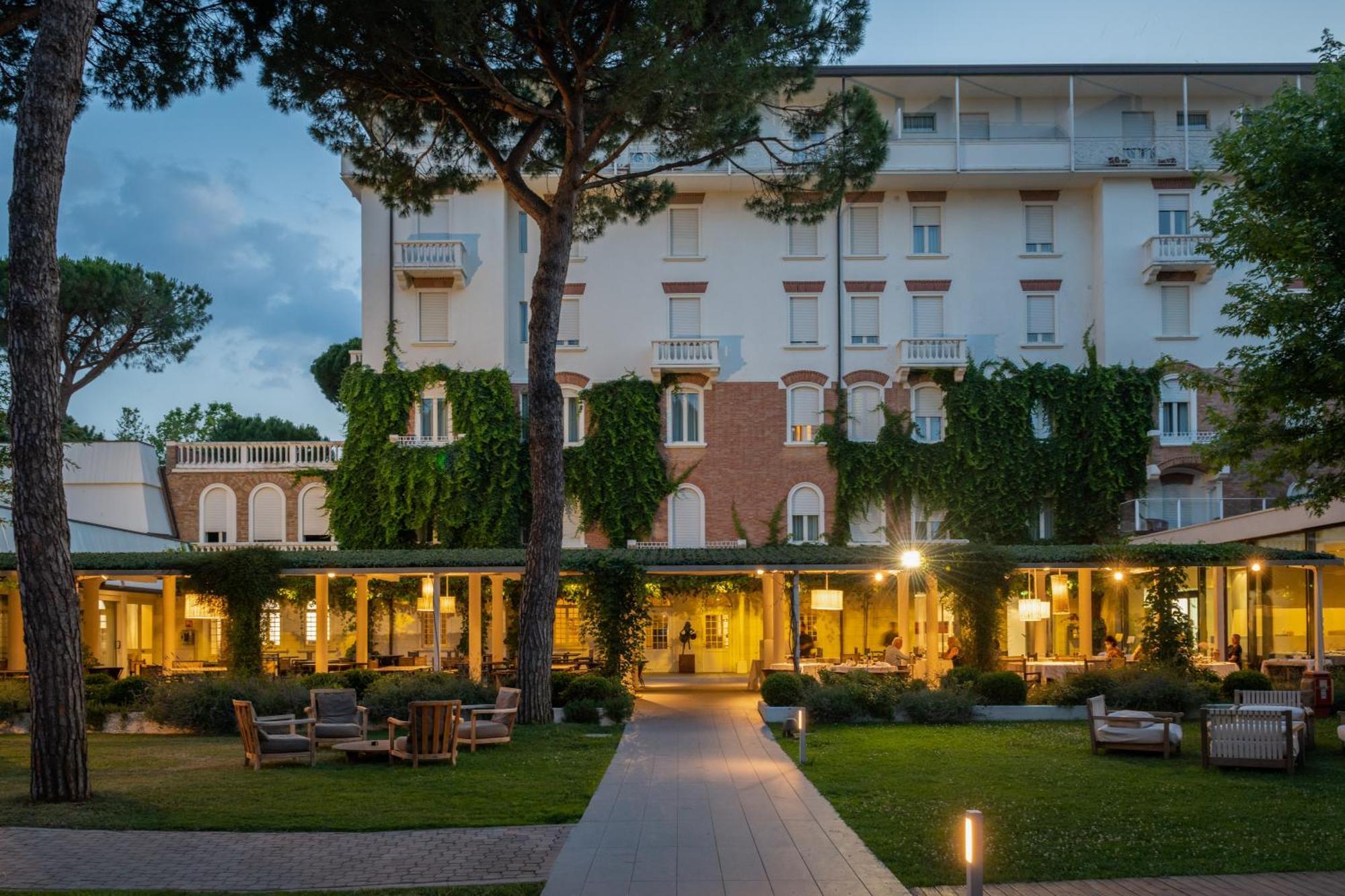 Marepineta Resort Milano Marittima Exterior photo